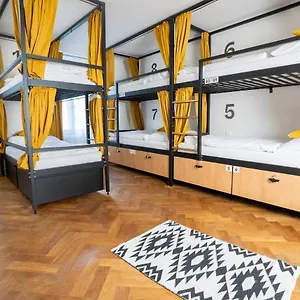Hostel White Wolf House & Prag